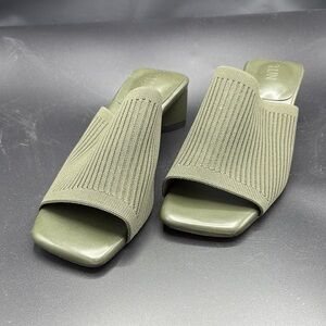 Beautiful Olive‎ Green Square-Toe Ribbed Mules